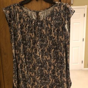 Ann Taylor LOFT flowy top Size medium